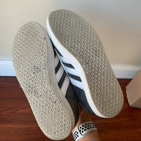 KIDS ADIDAS GAZELLE - size 2 - Picture 4 of 8